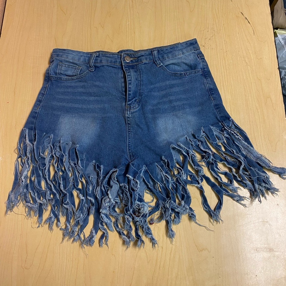 Fringe detail shorts